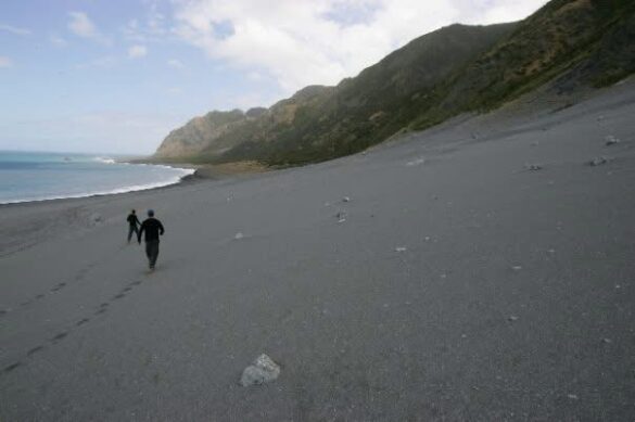 Strolling through the desert while waiting for swell to arrive. 